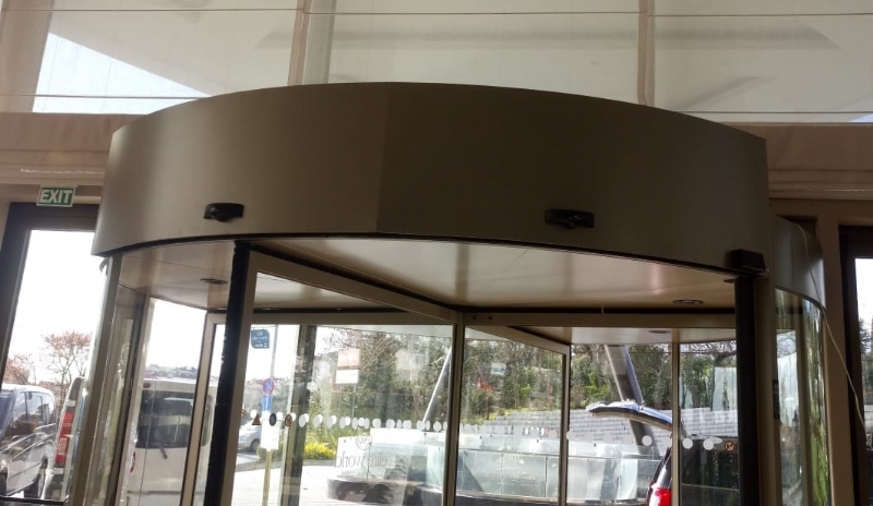 Revolving Door Air Curtains
